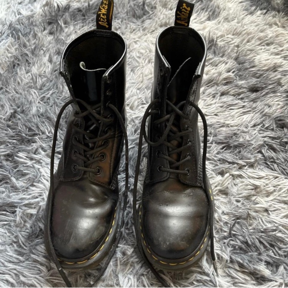 Dr Martens air walk boots